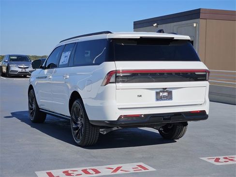 New 2025 Lincoln Navigator L Reserve w/ Jet Appearance Package image 5
