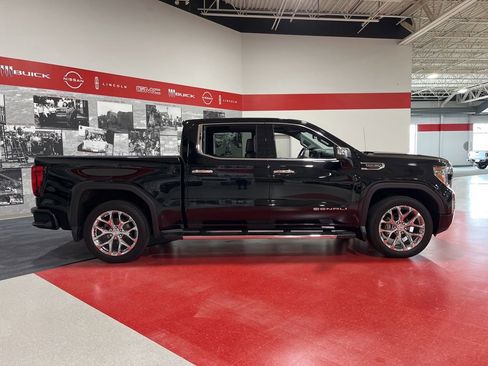 Certified 2020 GMC Sierra 1500 Denali w/ Technology Package AWD/4WD image 2