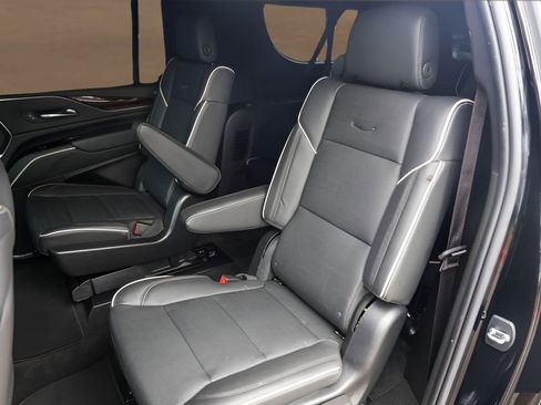 Certified 2022 Cadillac Escalade ESV Premium Luxury AWD/4WD image 26