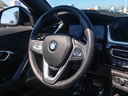 Used 2019 BMW Z4 sDrive30i w/ Convenience Package RWD image 22