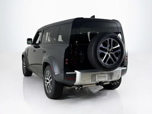 Used 2024 Land Rover Defender 110 SE AWD/4WD image 3