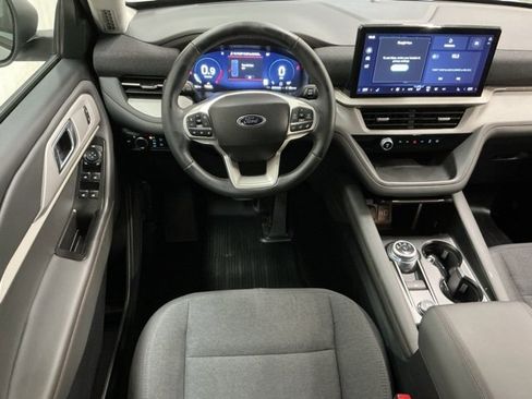 Used 2025 Ford Explorer Active image 12