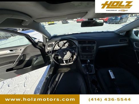 Used 2016 Volkswagen Golf Limited Edition image 21