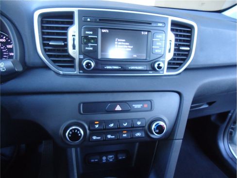 Used 2019 Kia Sportage LX AWD/4WD image 25