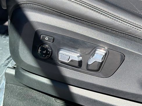 Used 2024 BMW X7 xDrive40i image 26