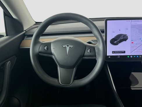 Used 2021 Tesla Model Y Long Range AWD/4WD image 17