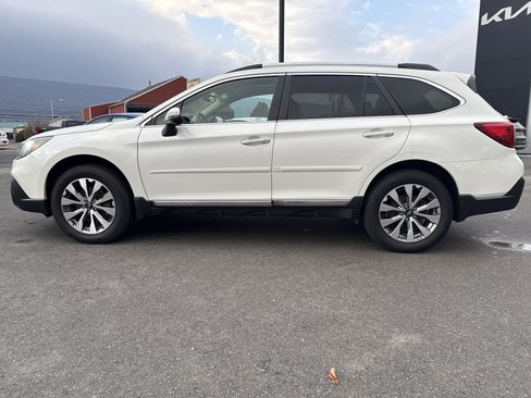 Used 2019 Subaru Outback 2.5i Touring image 7