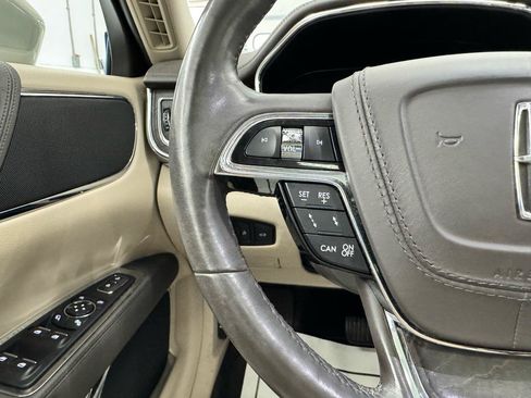 Used 2017 Lincoln Continental Reserve w/ Technology Package AWD/4WD image 23