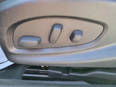 Used 2017 Chevrolet Impala LT image 13