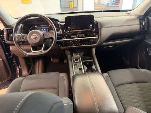 Used 2025 Nissan Pathfinder SV FWD image 35