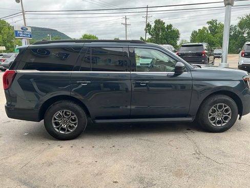 Used 2025 Ford Expedition Active RWD image 10