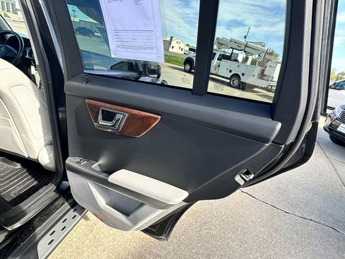 Used 2011 Mercedes-Benz GLK 350 4MATIC w/ Premium 1 Pkg image 17