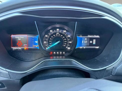 Used 2016 Ford Fusion SE FWD image 13