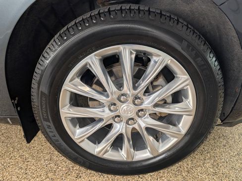 Used 2018 Buick Enclave Premium w/ Experience Buick Package AWD/4WD image 28