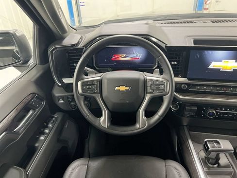 Used 2023 Chevrolet Silverado 1500 LTZ w/ LTZ Convenience Package II AWD/4WD image 11