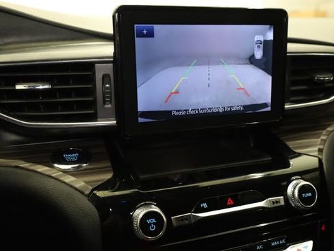 Used 2023 Ford Explorer Limited image 20