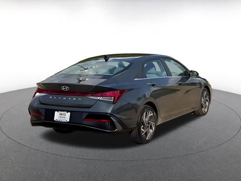 Used 2025 Hyundai Elantra SEL image 14