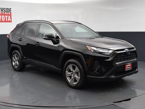 Used 2024 Toyota RAV4 XLE w/ Convenience Package AWD/4WD image 6