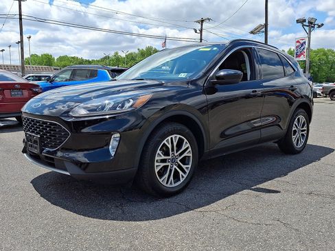 Certified 2022 Ford Escape SEL w/ Technology Package AWD/4WD image 3