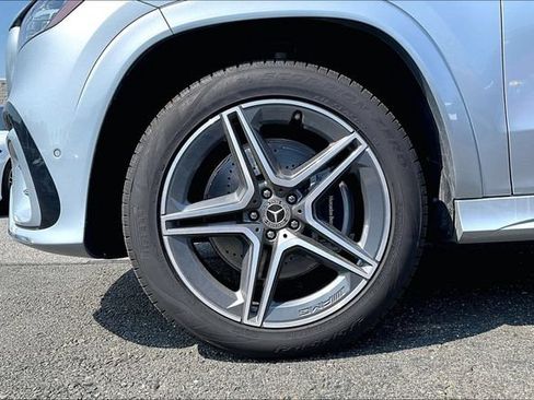 Certified 2025 Mercedes-Benz GLS 450 4MATIC w/ AMG Line Exterior image 5