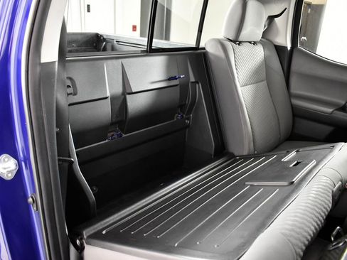 Used 2022 Toyota Tacoma SR5 w/ Technology Package image 24