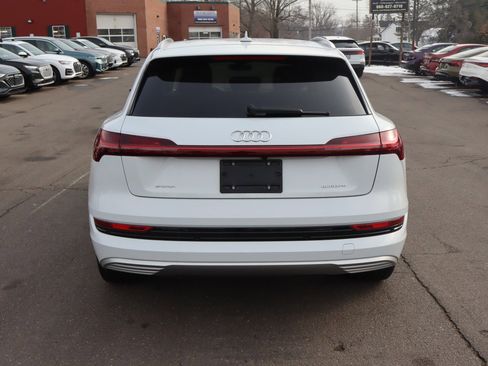 Used 2022 Audi e-tron Premium Plus w/ Premium Plus Package image 6