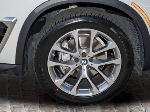 Used 2024 BMW X5 sDrive40i w/ Premium Package image 41