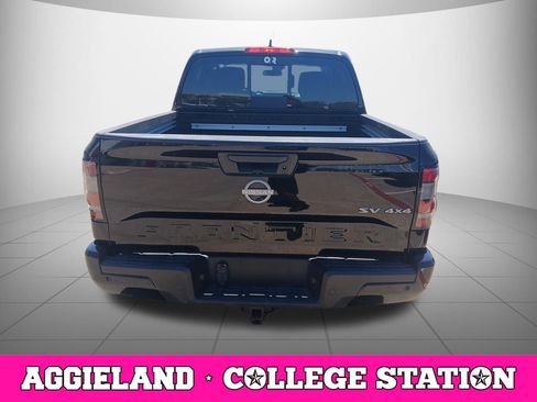 Used 2024 Nissan Frontier SV w/ SV Convenience Package image 3
