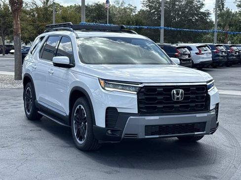 New 2026 Honda Pilot Touring image 1