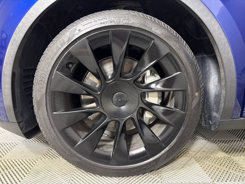 Used 2023 Tesla Model Y Long Range AWD/4WD image 19