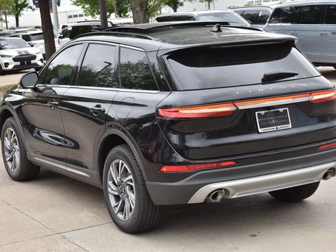 New 2026 Lincoln Corsair Premiere image 9