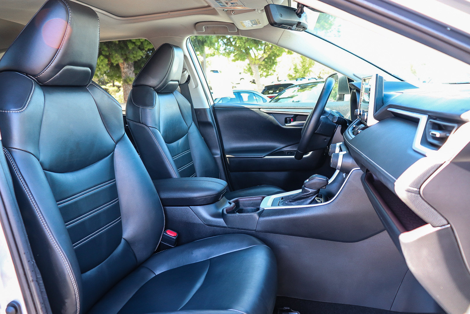 Certified 2020 Toyota RAV4 Limited w/ Carpet Mat Package FWD image 17