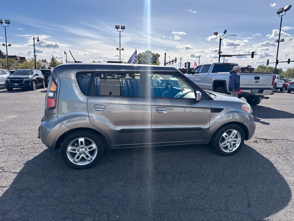 Used 2010 Kia Soul + FWD image 9