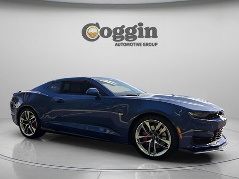 Used 2021 Chevrolet Camaro SS RWD image 7