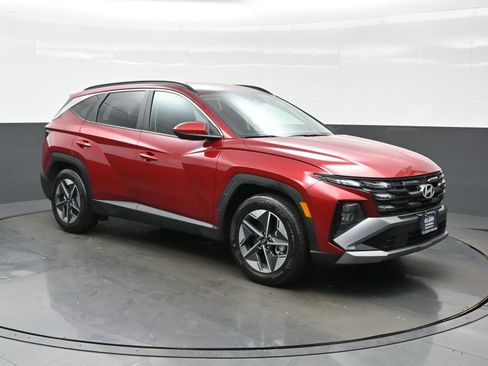 Certified 2025 Hyundai Tucson SEL FWD image 8
