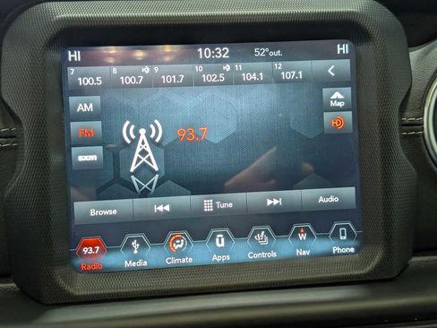 Used 2019 Jeep Wrangler Unlimited Sahara AWD/4WD image 29