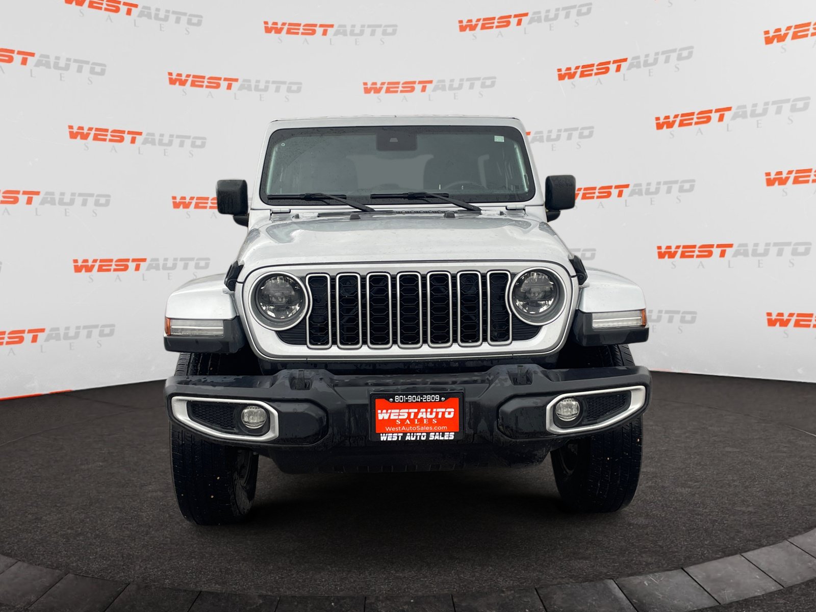 Used 2024 Jeep Wrangler Unlimited Sahara AWD/4WD image 8