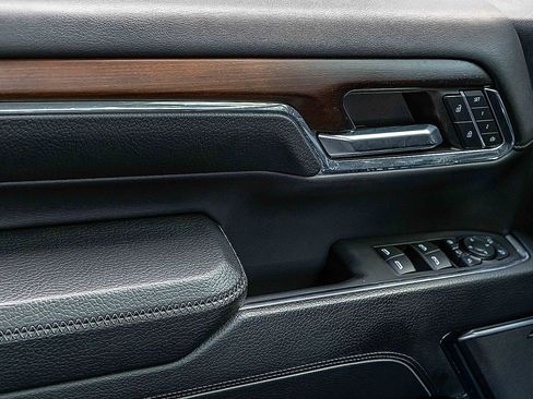 Used 2024 GMC Sierra 2500 Denali w/ Denali Reserve Package image 14