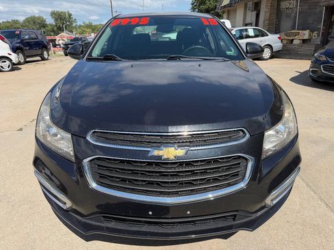 Used 2015 Chevrolet Cruze LT FWD image 2
