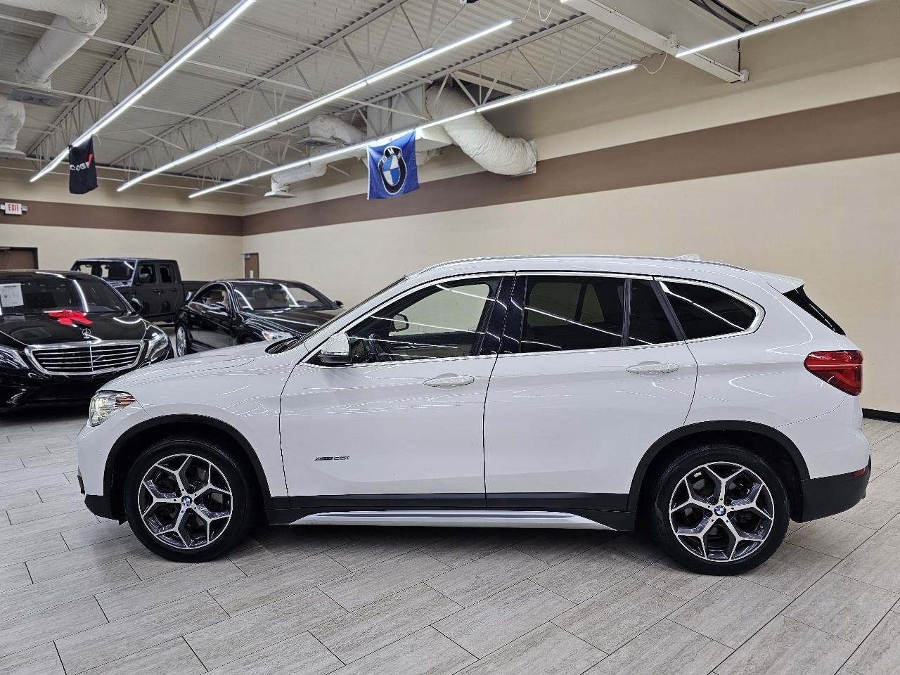 Used 2017 BMW X1 xDrive28i AWD/4WD image 10