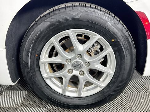 Used 2023 Chrysler Pacifica Touring-L FWD image 35