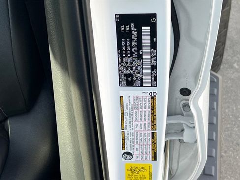 Certified 2025 Toyota 4Runner TRD Off-Road Premium image 32