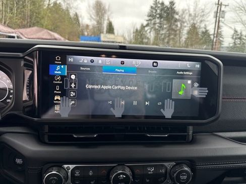 New 2025 Jeep Gladiator Rubicon w/ Convenience Group image 23