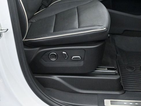 Certified 2025 Cadillac Escalade Sport w/ LPO, ONYX Package AWD/4WD image 38