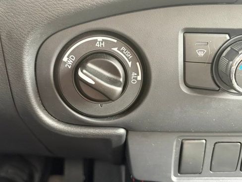 Used 2024 Nissan Frontier PRO-4X w/ Technology Package AWD/4WD image 24