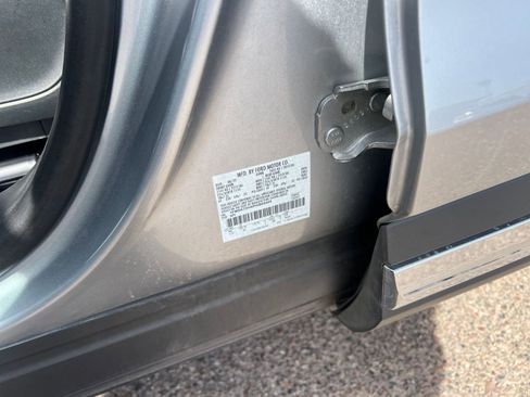Used 2023 Ford Explorer XLT w/ Equipment Group 202A RWD image 31