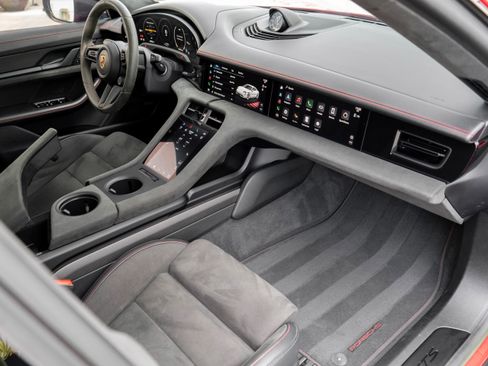 Used 2023 Porsche Taycan GTS image 34