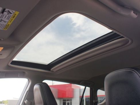 Used 2018 Toyota RAV4 Limited FWD image 6