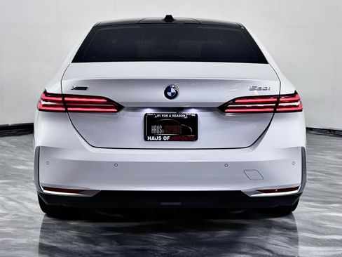 Used 2024 BMW 530i xDrive w/ Executive Package AWD/4WD image 8