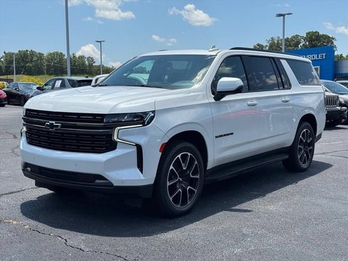 Used 2022 Chevrolet Suburban RST w/ Luxury Package AWD/4WD image 7